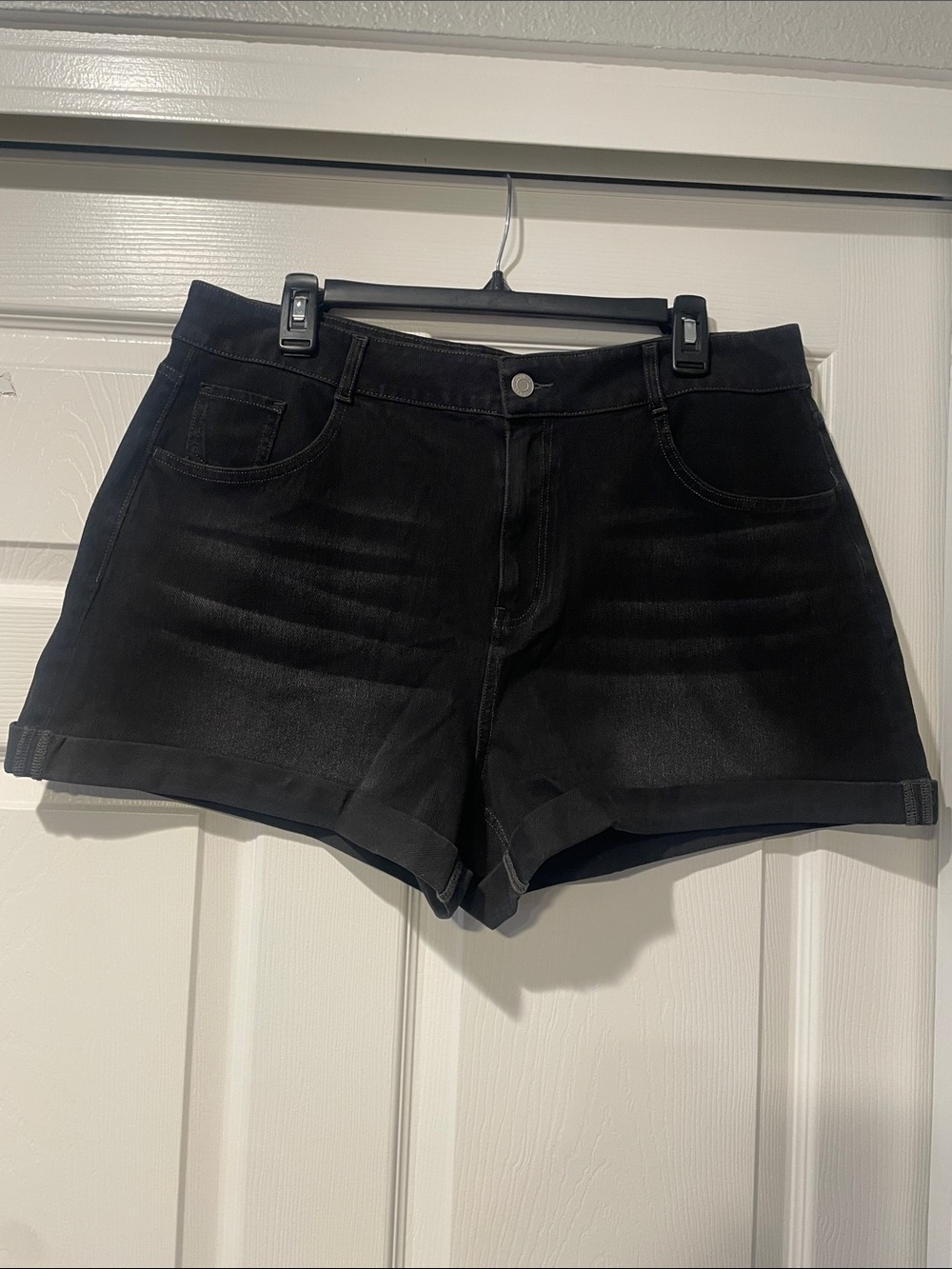 Halara Flex Mid Rise Zipper, Pockets Denim Casual Shorts, 3” XL Cloud Black